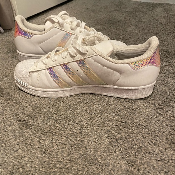 Holographic adidas superstar women’s size 7 - Picture 4 of 7